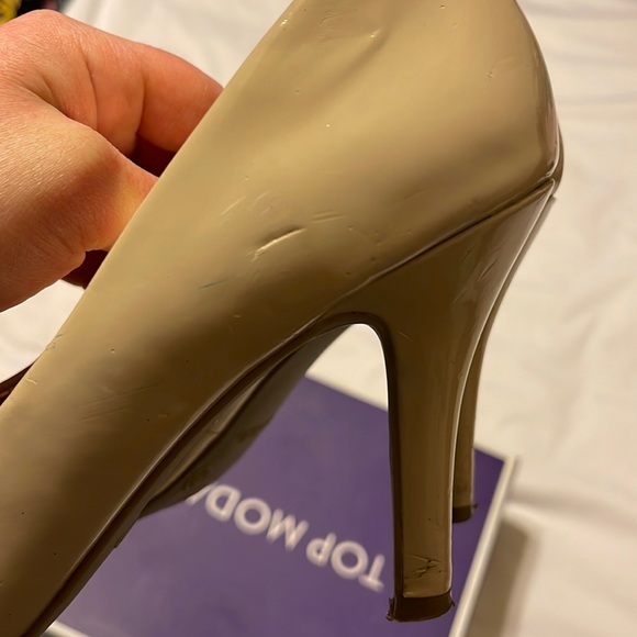 Tan Pumps - Picture 7 of 10